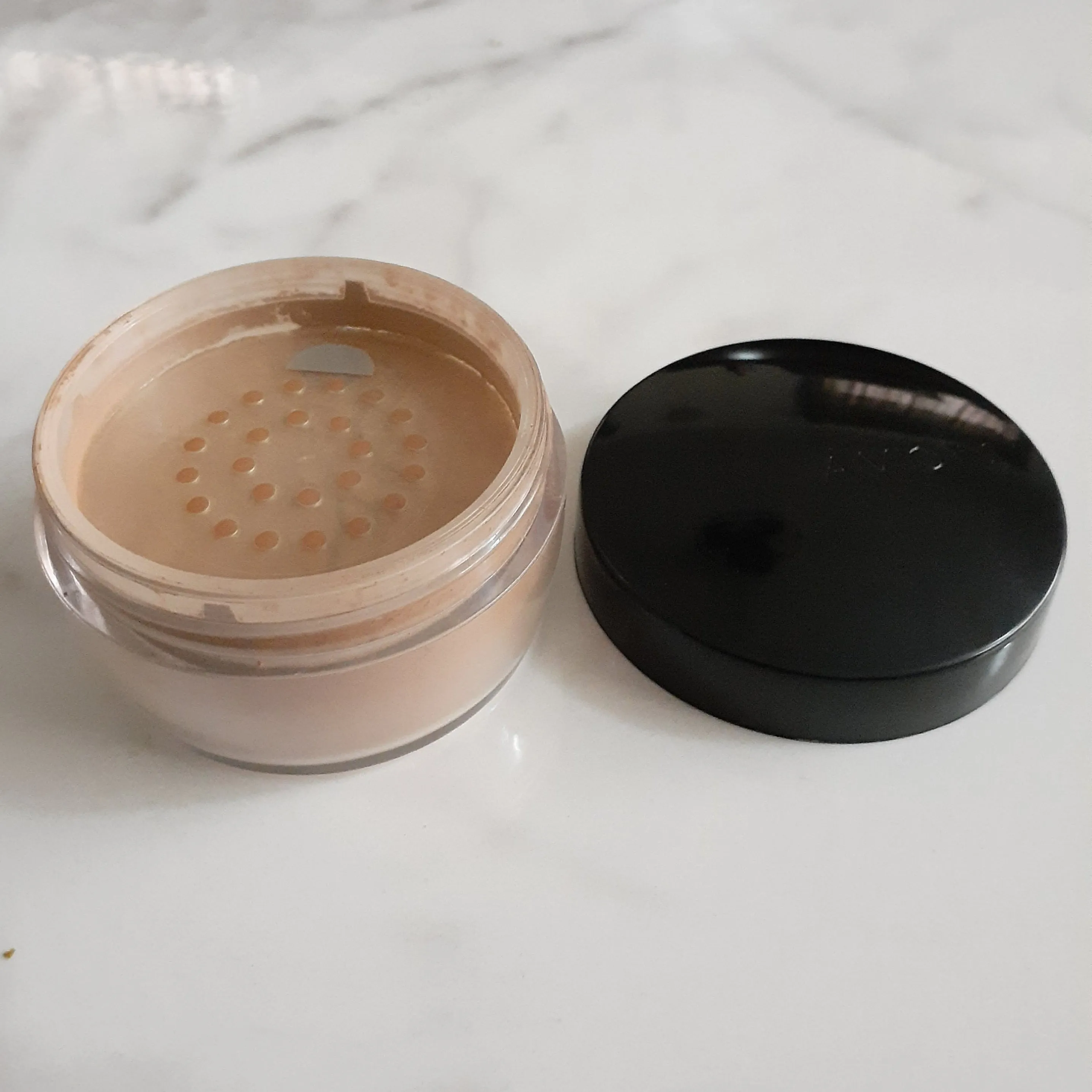 Avon Ideal Flawless Loose Powder | Fawn