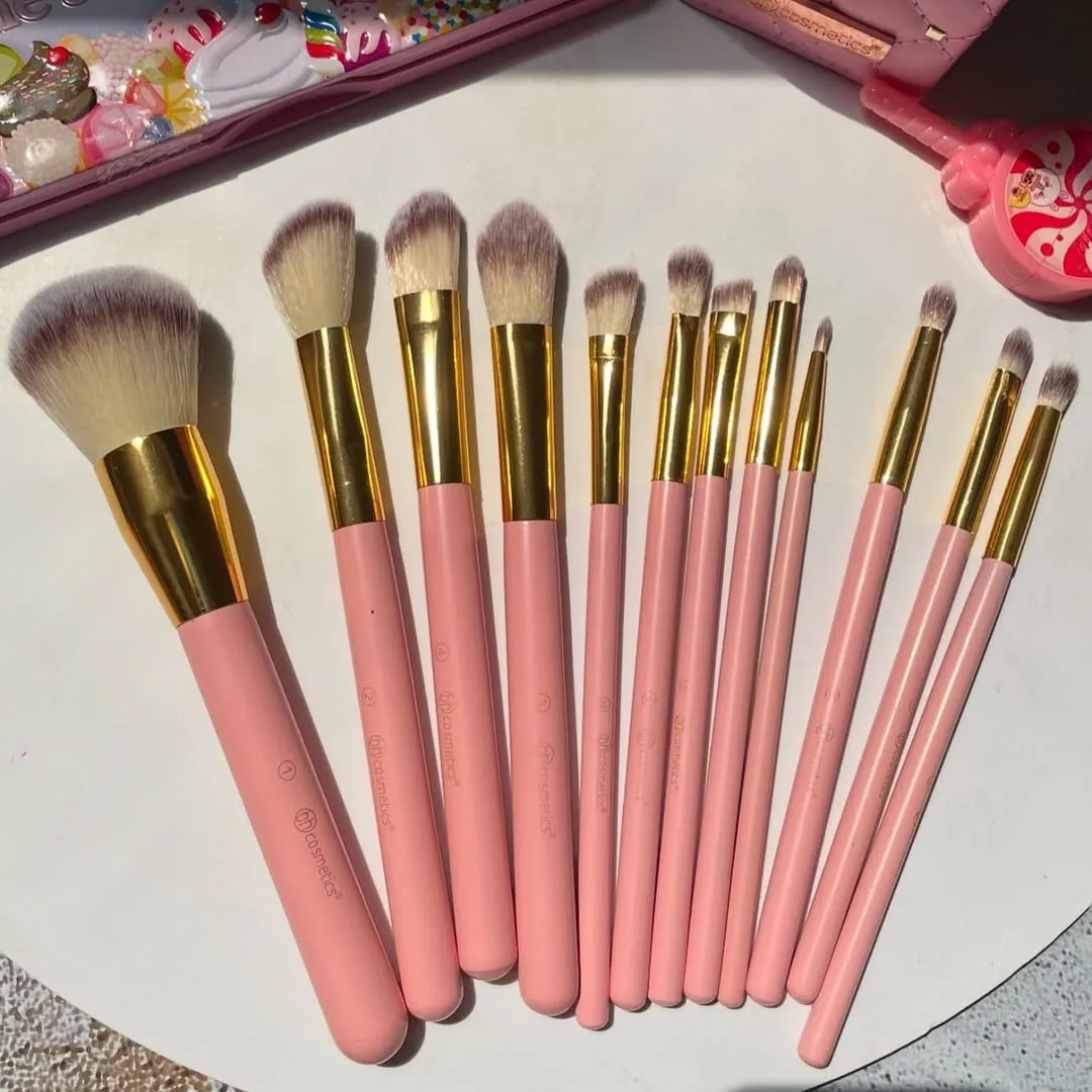 BH Cosmetics - 12pcs Bucket Super Soft Makeup Brushes Set